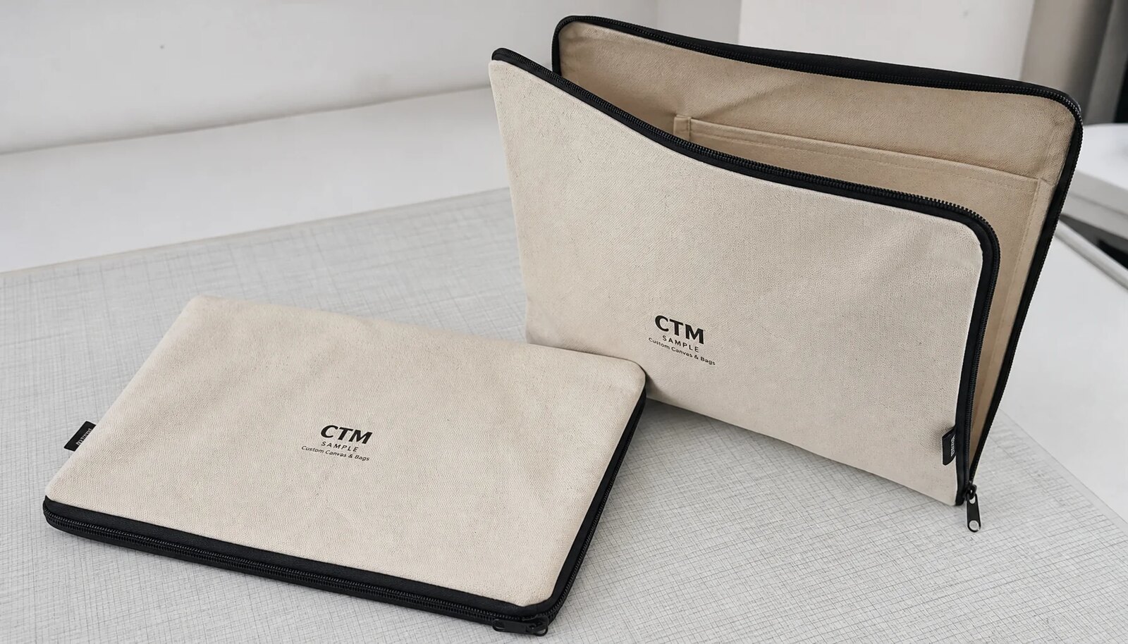 Wholesale canvas zipper portfolio with printed logo zipper stitching and inner pocket